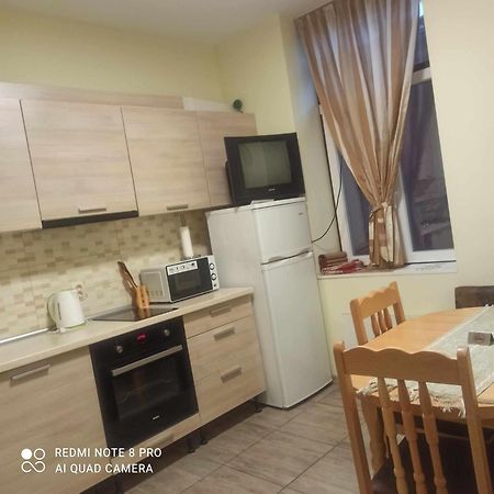 Стонел Appartement Veliko Tarnovo Buitenkant foto