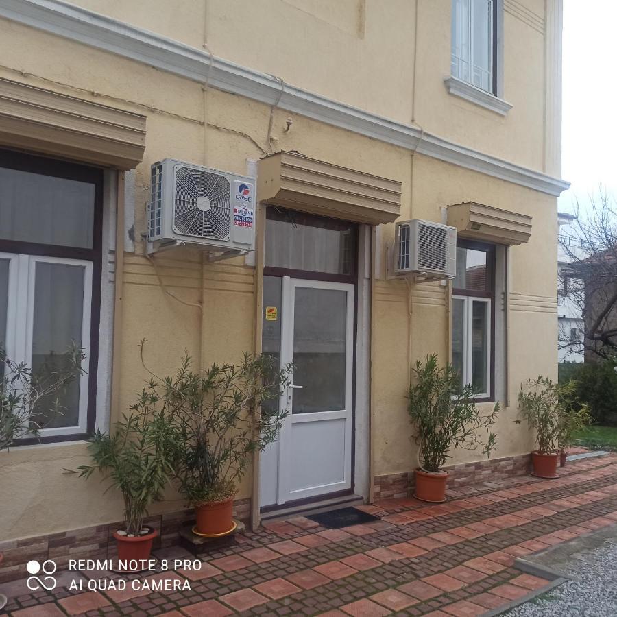 Стонел Appartement Veliko Tarnovo Buitenkant foto